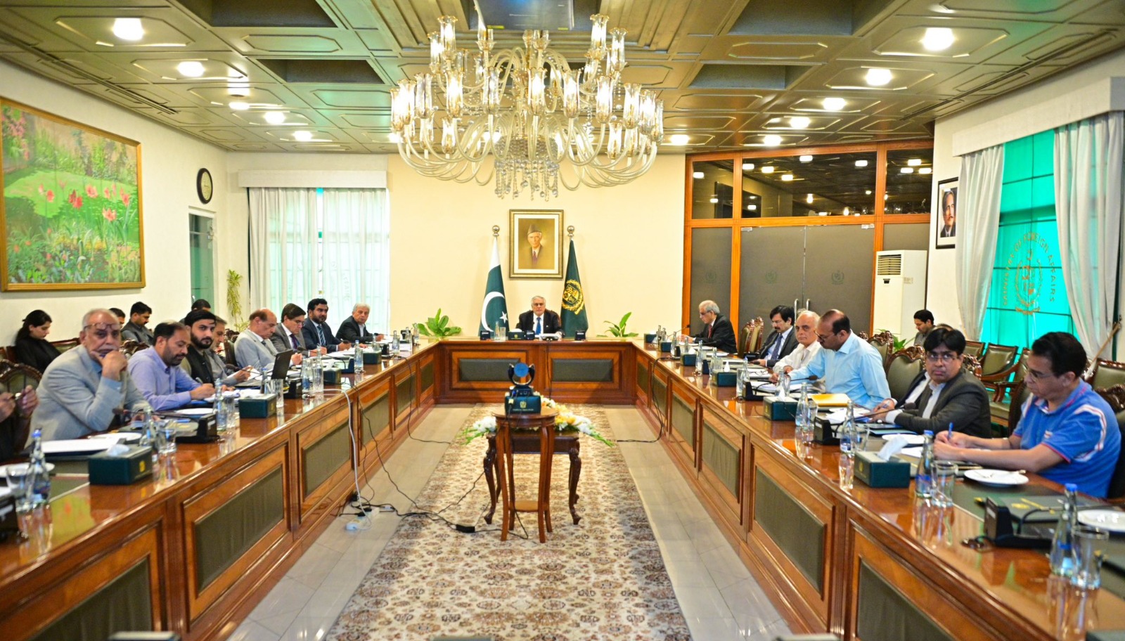 Moving Towards Cotton Revival: New Hopes Sparked by Ishaq Dar’s Meeting